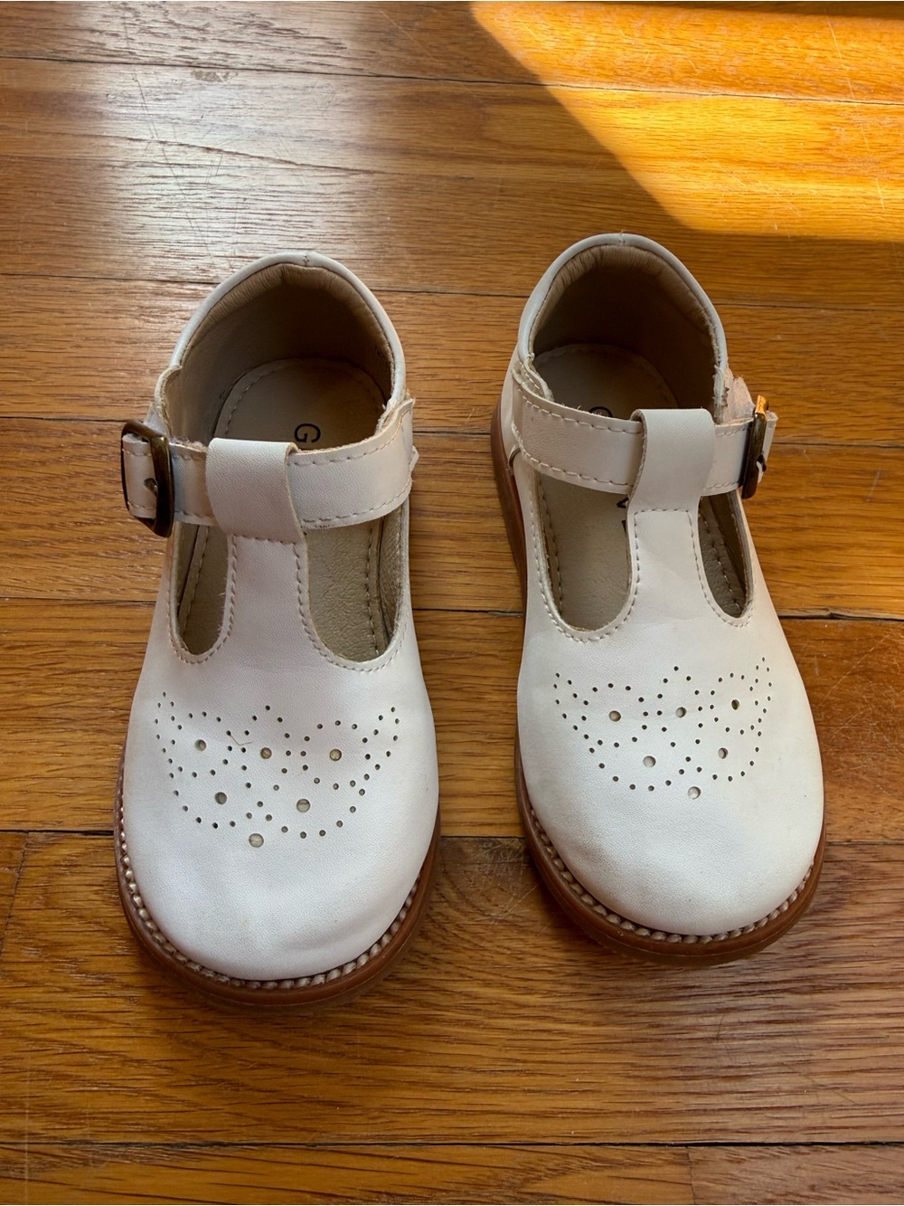 Girls White T-Strap Dress Mary Jane Shoes with Buckle size 7